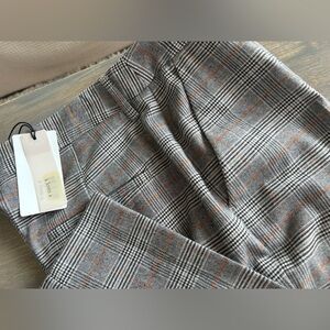 a loves a Women’s Plaid Trousers